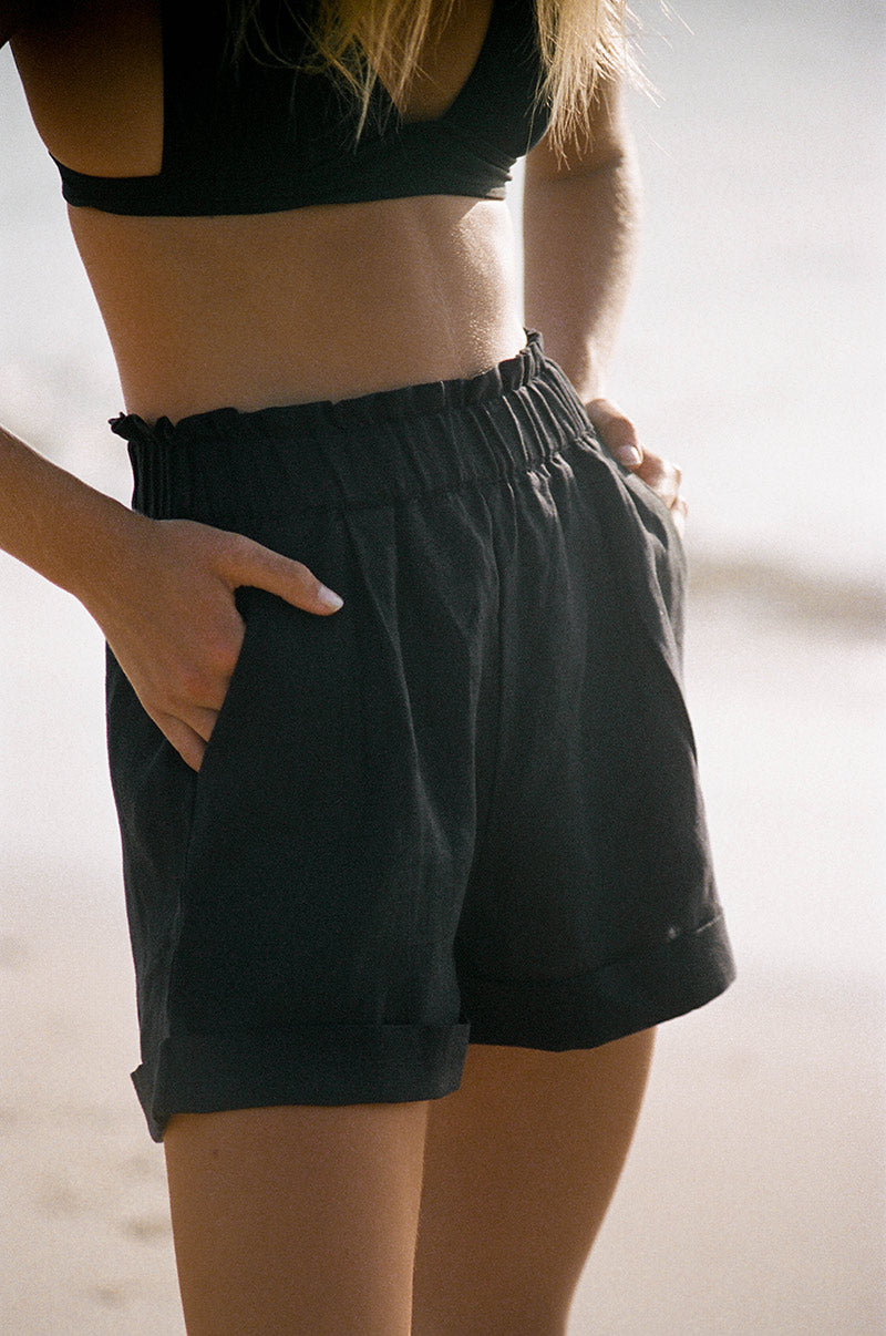 SUMMER Shorts - black linen