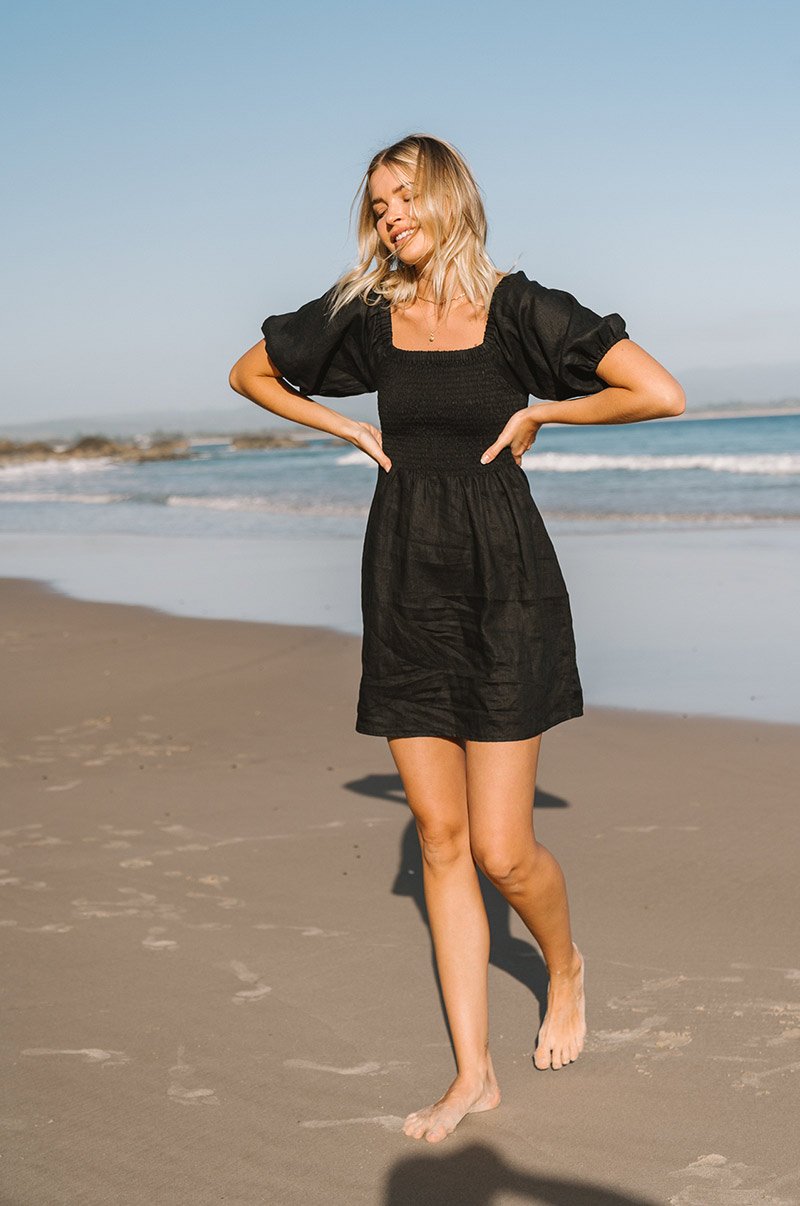 VOYAGE Mini Dress - black linen